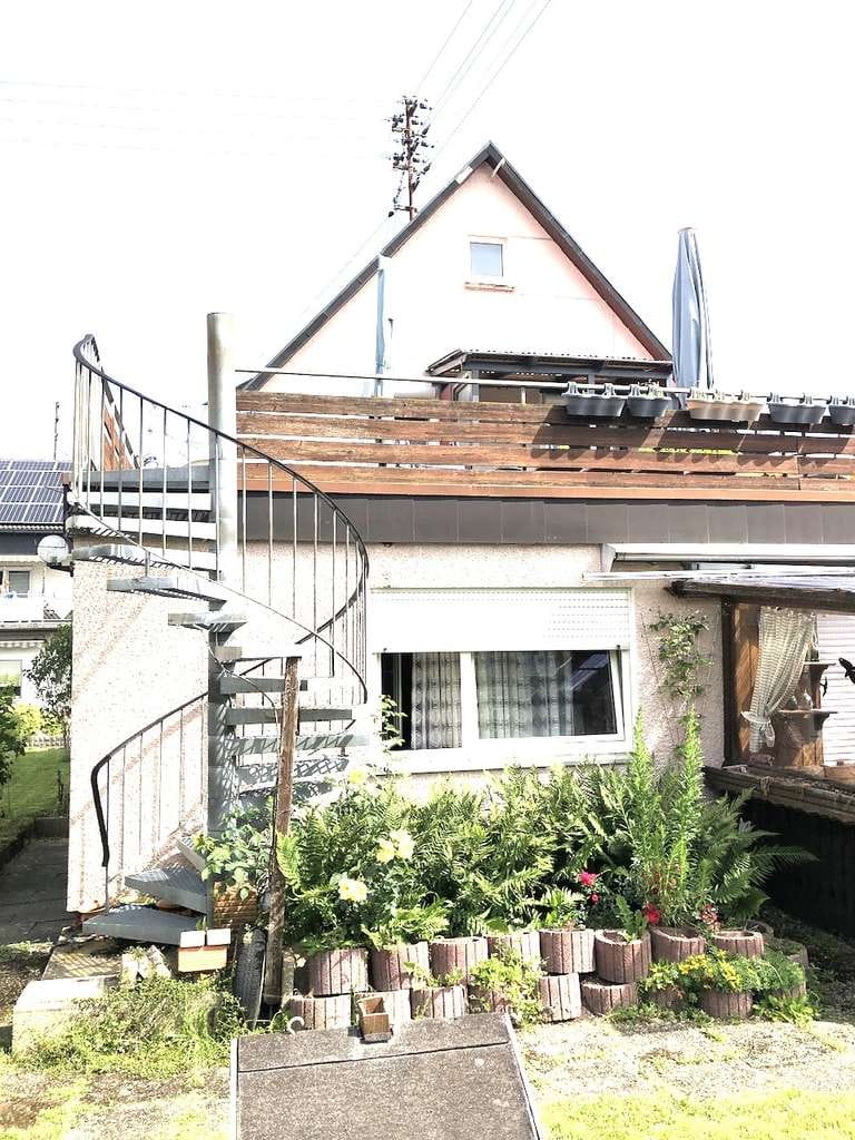 Immobilie in Aalen - Renovierungsbedürftiges 2 Familienhaus in zentraler Lage von Fachsenfeld - Bild 2
