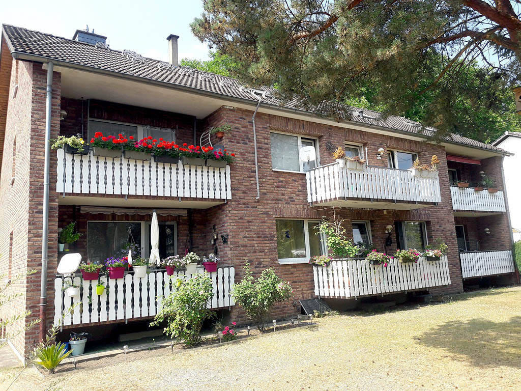 Immobilie in Siegburg - Siegburg-Kaldauen: Gepflegtes Mehrfamilienhaus in guter Lage mit Balkonen und Garagen - Bild 0