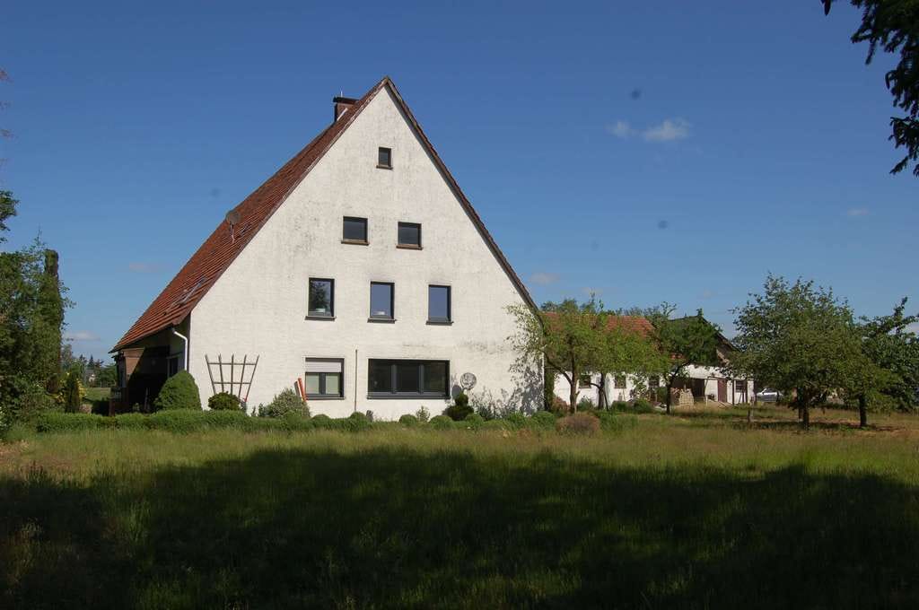 Immobilie in Stemwede - Flexibles Mehrfamilienhaus mit riesigem Entwicklungspotenzial – Ideal für Investoren und Eigenbedarf - Bild 1