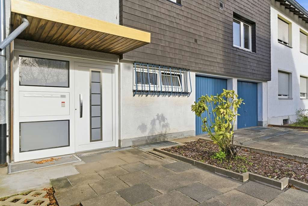 Immobilie in Wesseling - Flexibel nutzbares 3-Familienhaus in Wesseling – ideale Kombination aus Eigennutzung & Vermietung - Bild 1