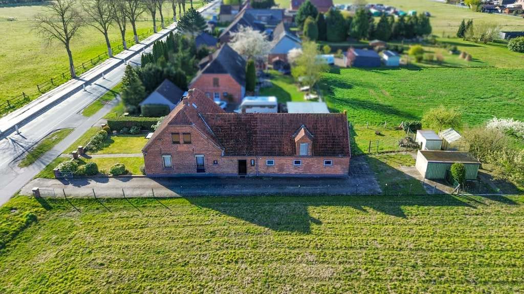 Immobilie in Weyhe - Aus alt mach Neu
- Einfamilienhaus mit Potenzial und großem Garten - Bild 0