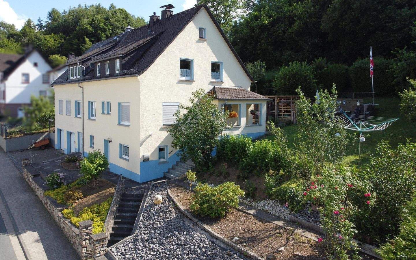 Immobilie in Weinbach - Zwei bezugsfertige Wohneinheiten ++Elkerhausen++ - Bild 1
