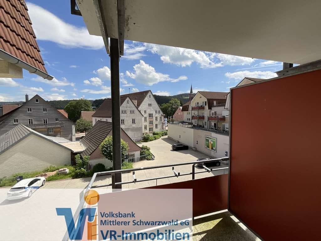 Immobilie in Furtwangen im Schwarzwald - Wohnen im Zentrum von Furtwangen – Komfortable 1,5-Zimmer Eigentumswohnung mit Balkon! - Bild 0