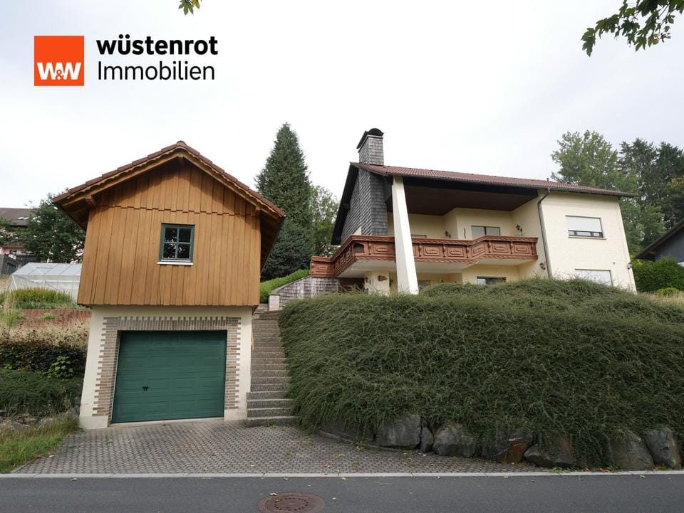 Immobilie in Tettau - Gepflegtes Einfamilienhaus mit großen Garten in Tettau - Bild 0