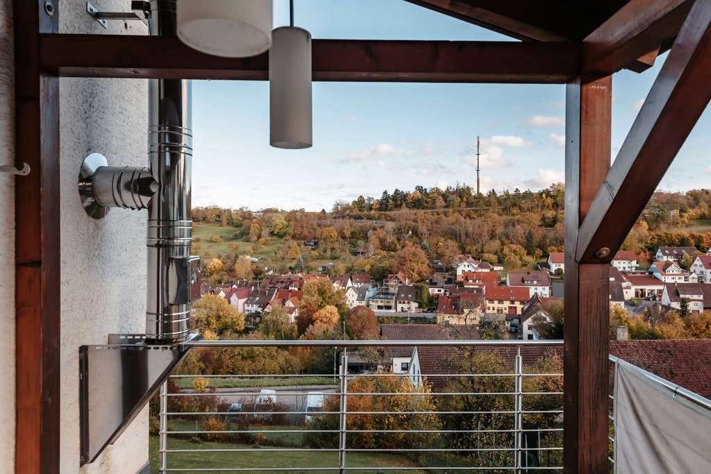 Immobilie in Haiterbach - Kernsaniertes Zweifamilienhaus mit Option auf 3 Wohneinheiten | Ausbaureserve | Garage | Haiterbach - Bild 2