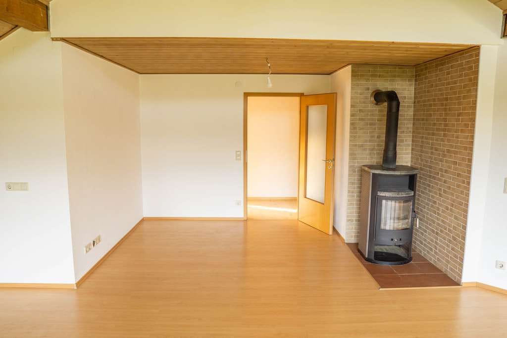 Immobilie in Forchtenberg - Wohnen wie im eigenen Haus: Dachgeschosswohnung mit Panoramablick – Provisionsfrei von privat - Bild 2