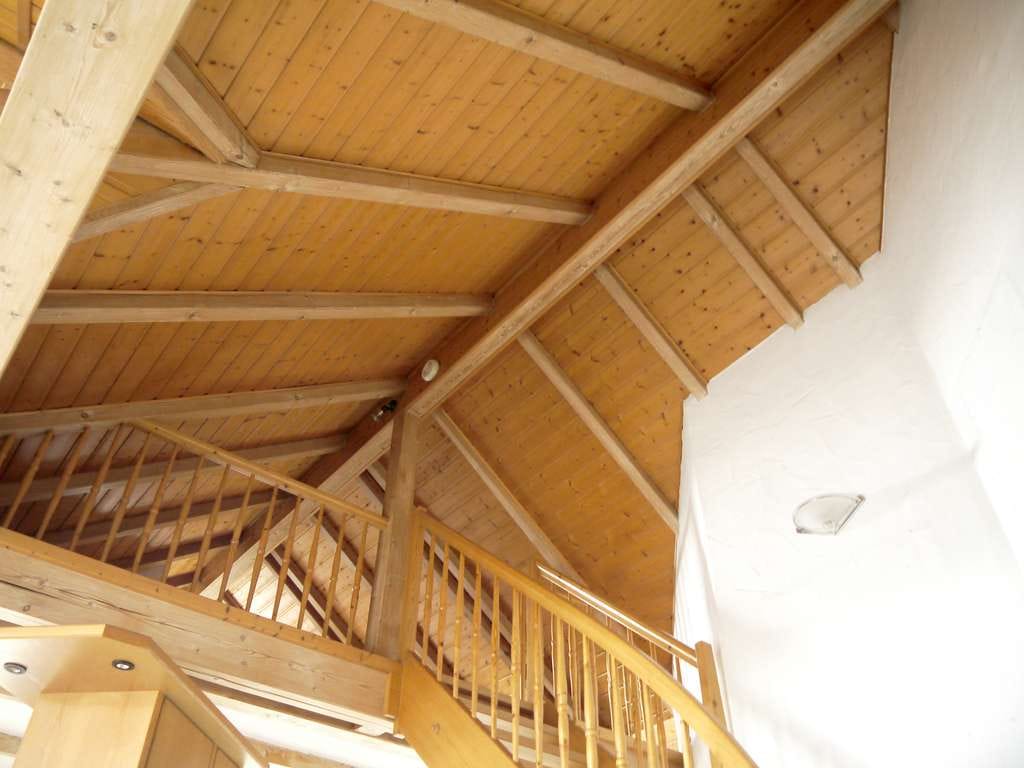Immobilie in Blaubeuren - Ortsrandlage, großzügige 5,5-Zimmer Dachgeschosswohnung in kinderfreundlicher Umgebung - Bild 1