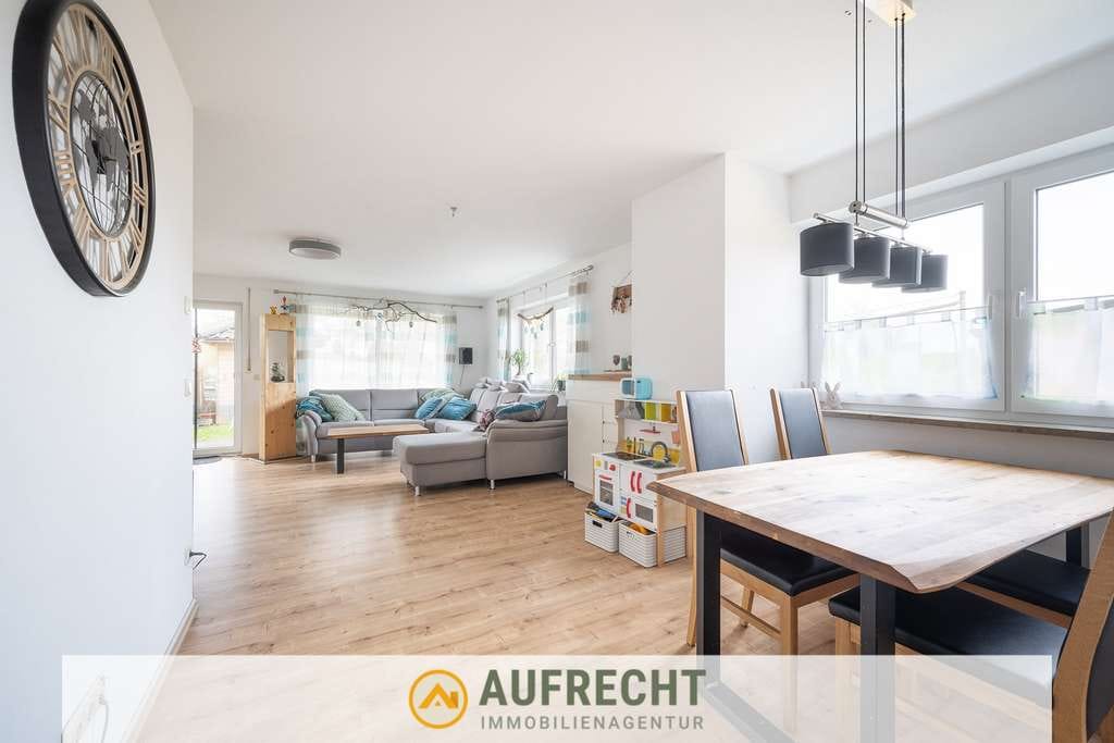 Immobilie in Vierkirchen - A U F R E C H T °ZUHAUSE IN VIERKIRCHEN° REH mit sonnigem Garten und 2 TG-Stellplätzen im Grünen -S2 - Bild 2