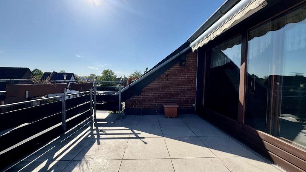 Immobilie in Moers - traumhafte Maisonette-Wohnung mit großzügigem Balkon & Garage - Bild 2