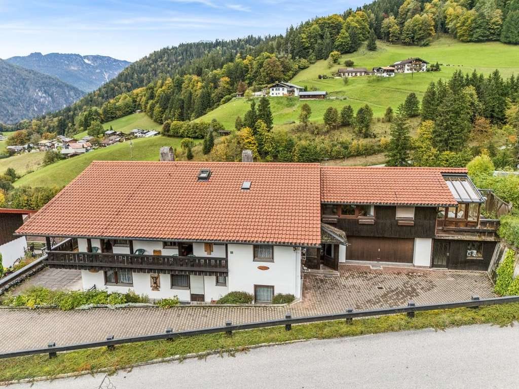Immobilie in Berchtesgaden - Großes Wohngebäude in traumhafter Lage bei Berchtesgaden - Bild 4