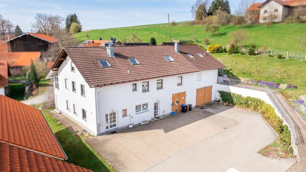 Immobilie in Schwabsoien - Bauernhaus mit Tenne und Mehrfamilienhaus in Schwabsoien/Sachsenried - Bild 2