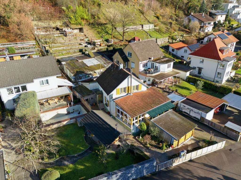 Immobilie in Grenzach-Wyhlen - Wo Familie, Natur und Lebensfreude zusammenfinden – besonderes Zuhause mit 1.231 m² Grundstück - Bild 1