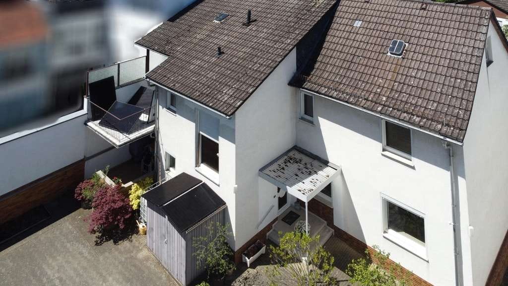 Immobilie in Bickenbach - ZWEIFAMILIENHAUS IN ATTRAKTIVER LAGE VON BICKENBACH - Bild 1