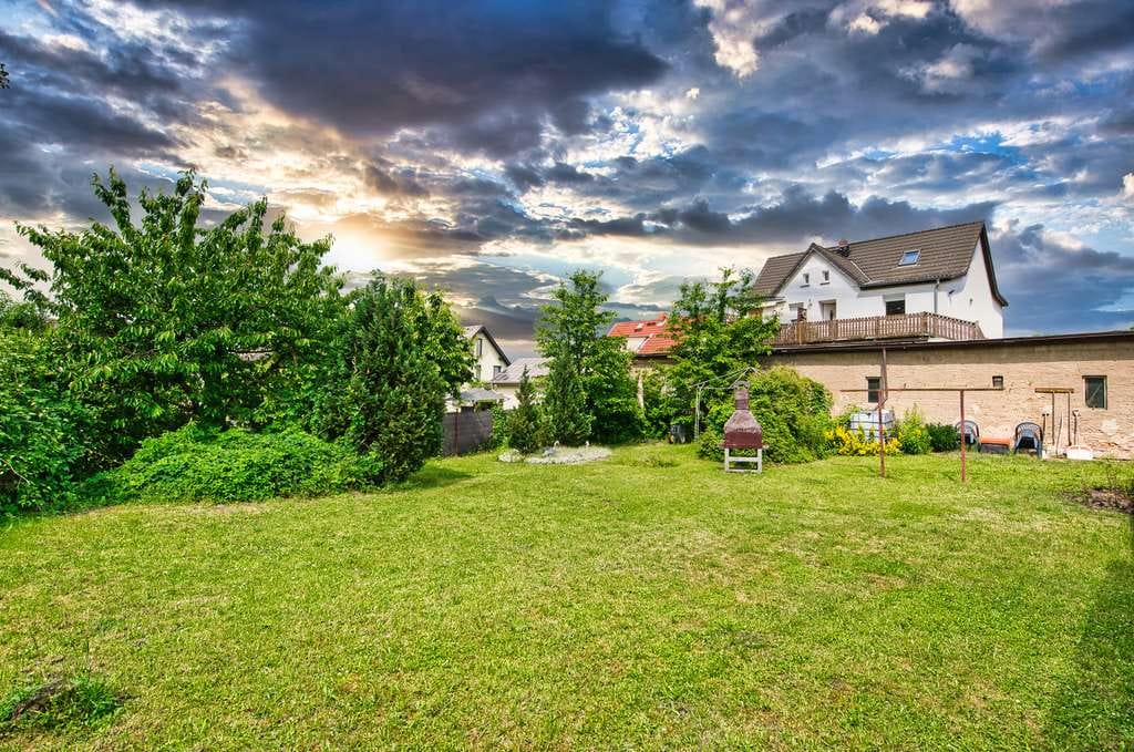 Immobilie in Gartz (Oder) - Renditehaus - Mehrfamilienhaus mit 4 Wohnungen, Nebengelass, Keller, Grundstück, Stellplätze - Bild 1