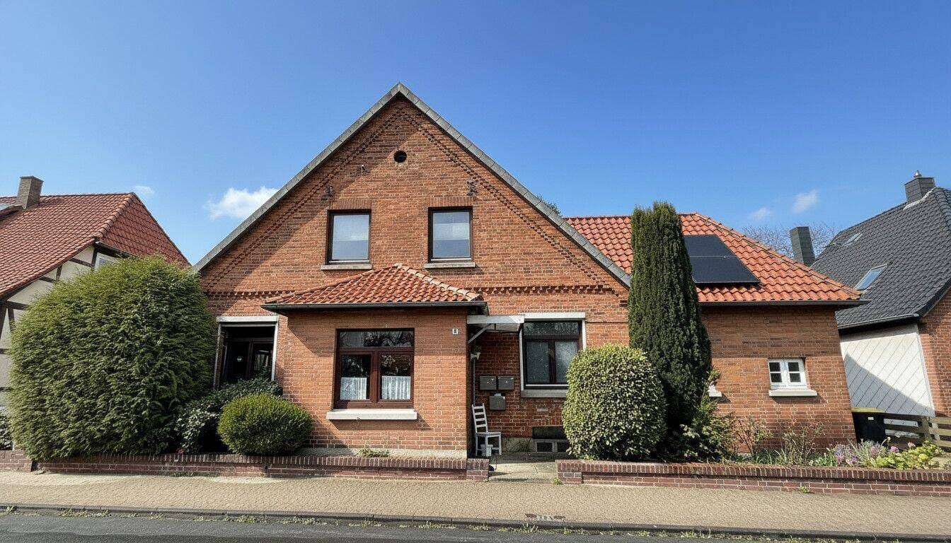 Immobilie in Wennigsen (Deister) - Großzügiges Grundstück mit Dreiparteienhaus und vielseitigem Entwicklungspotenzial! - Bild 2