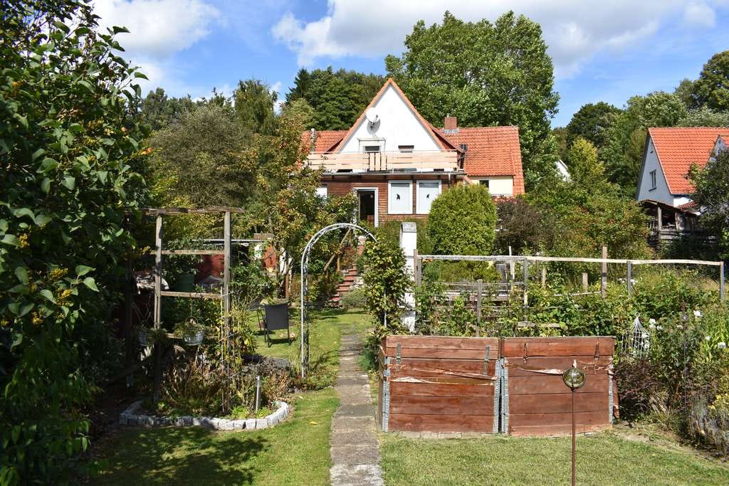 Immobilie in Göttingen - Sonnenbeschienene Seite von Herberhausen - Wohnhaus mit 2-3 WE - Verkauf nach Gebot! - Bild 4