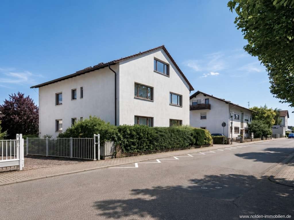 Immobilie in Oftersheim - ***3-FAMILIENHAUS MIT BALKONEN - GARTEN & 2 GARAGEN*** - Bild 2