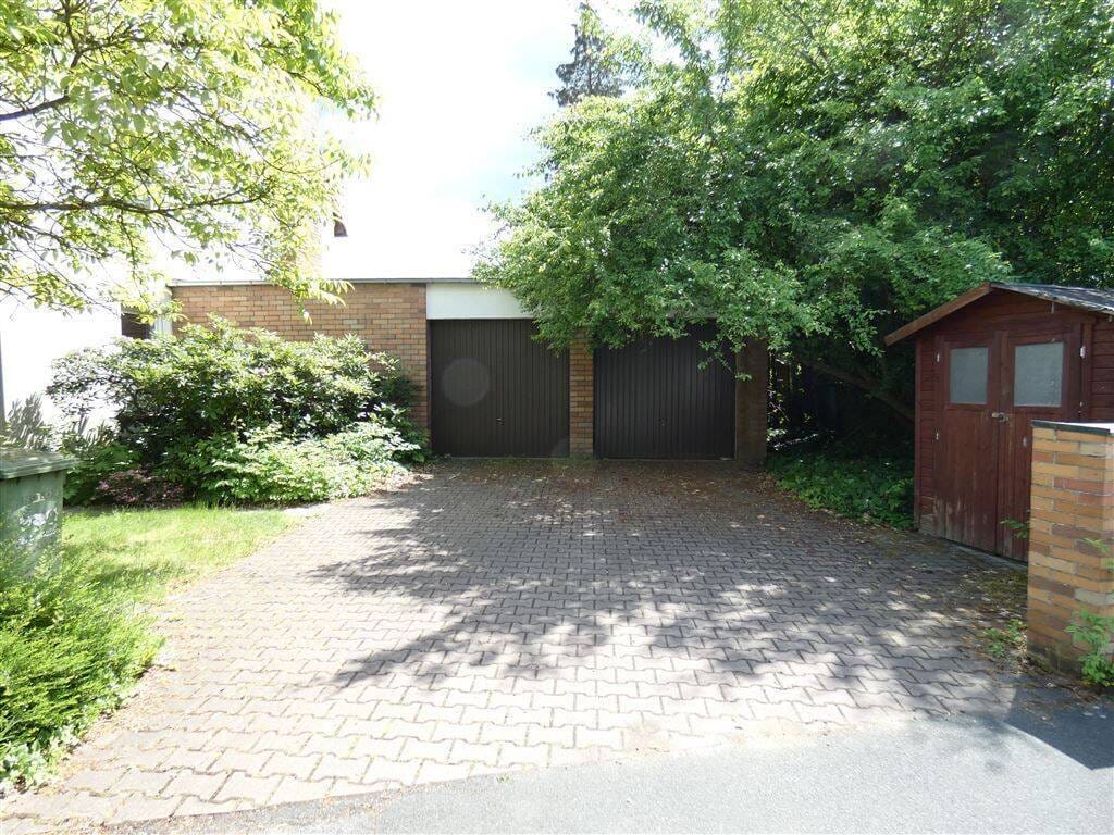 Immobilie in Rückersdorf - Teilweise modernisiertes Zweifamilienhaus in renommierter Lage ! - Bild 3