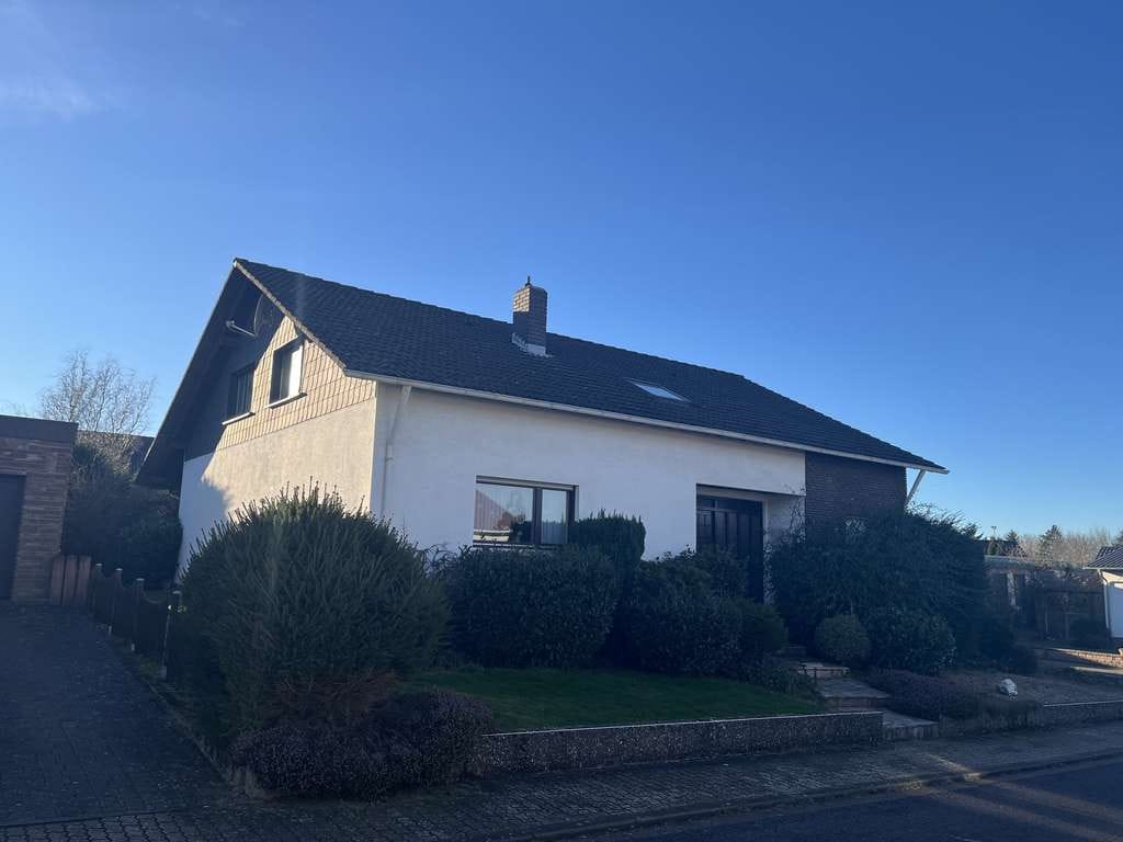 Immobilie in Wallerfangen - Schönes, großzügiges Einfamilienhaus in bevorzugter Wohnlage - Bild 0