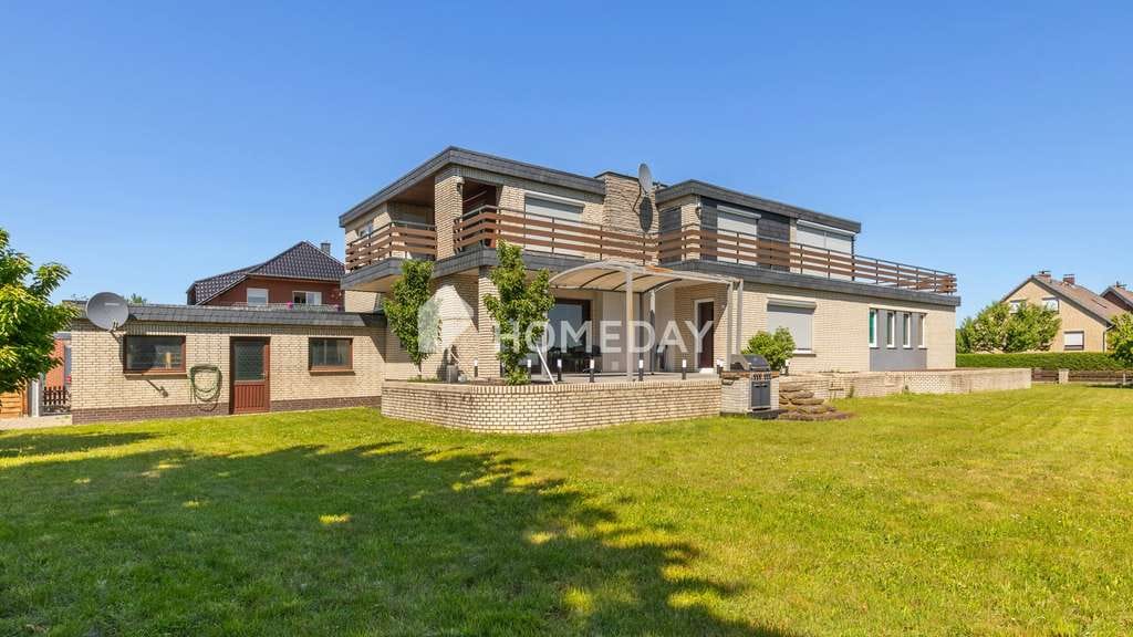Immobilie in Parsau - Repräsentatives Wohnanwesen mit Pool, Dachterrasse, zwei Garagen und weitläufigem Grundstück - Bild 0