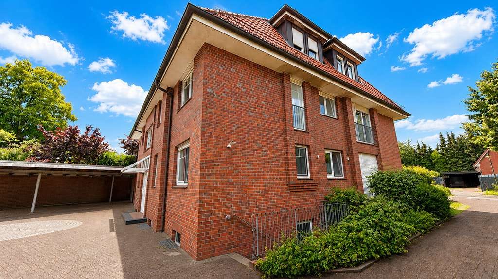 Immobilie in Harsefeld - Vermietete 3-Zimmer-Wohnung mit ausgebautem Dachgeschoss und Balkon - Bild 2