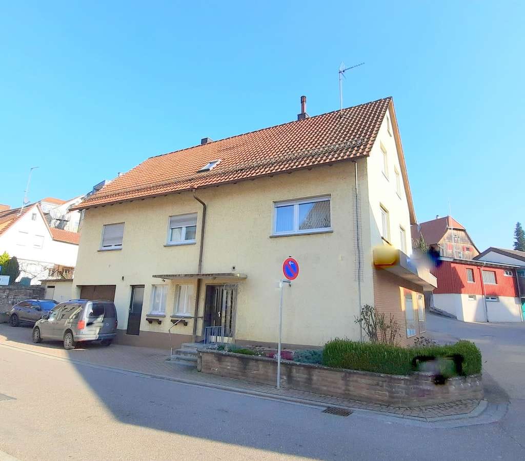 Immobilie in Königsbach-Stein - Große Immobilie in Stein mit 438 m² Wohn- und Nutzfläche - Bild 0