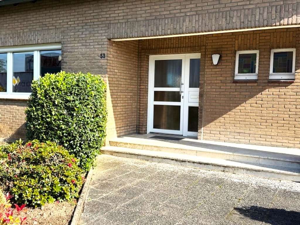 Immobilie in Brüggen - Charmantes Einfamilienhaus mit großem Grundstück und Entwicklungspotential - Bild 2