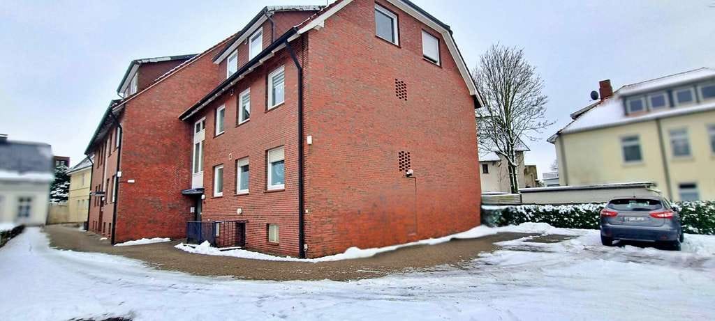 Immobilie in Varel - Zentral und trotzdem ruhig wohnen in Varel - 3-Zimmer Eigentumswohnung mit Balkon - Bild 0