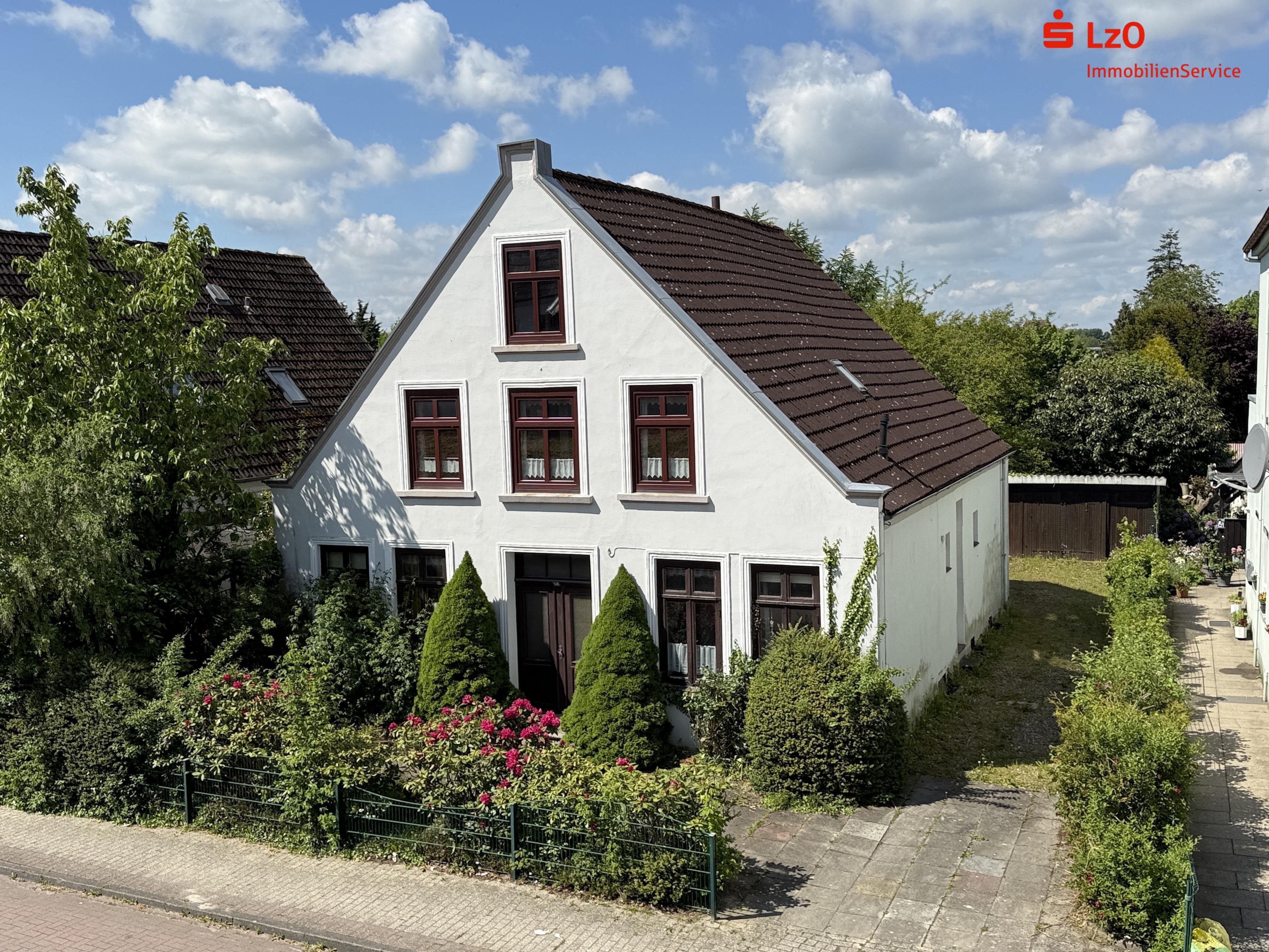 Immobilie in Brake - Zweifamilienhaus in zentraler Lage - Bild 0