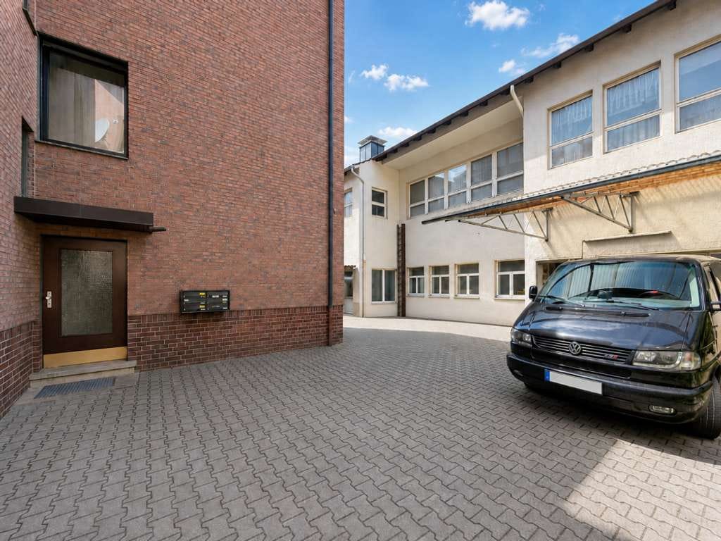 Immobilie in Bielefeld - Mehrfamilienhaus mit Werkstatt! Zentral in BI-Schildesche! - Bild 2