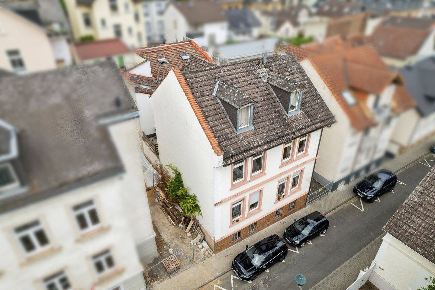 Immobilie in Bad Nauheim - Zentral - Altstadt von  Bad Nauheim: Solides Einfamilienhaus, Bj.1900, aktuell vermietet - Bild 0