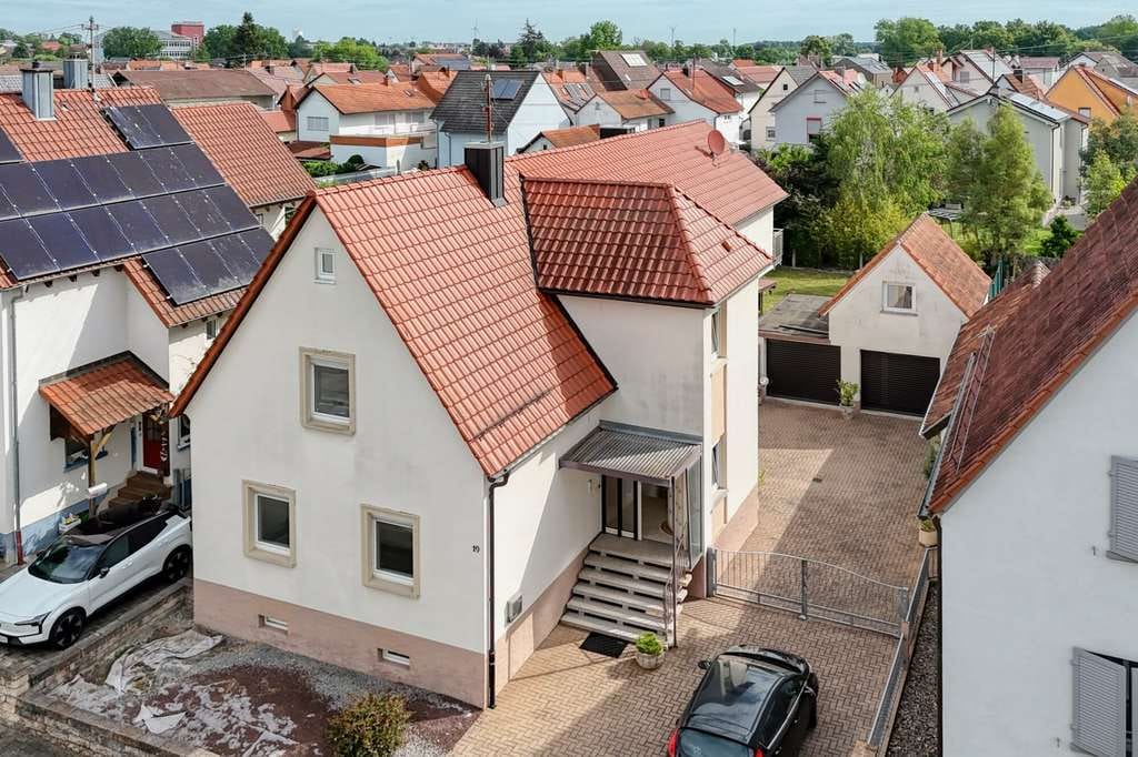 Immobilie in Kandel - Kandel: Zweifamilienhaus in ruhiger Lage mit Garten - Bild 1