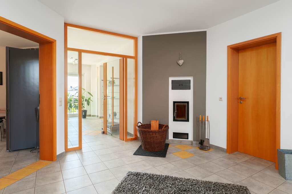 Immobilie in Postbauer-Heng - Raum für Familie, Leben und Zukunft – großzügiges Haus mit Einliegerwohnung in Postbauer-Heng/ Kemna - Bild 4