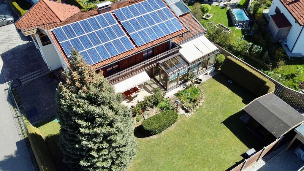 Immobilie in Grassau - Großzügiges Familienanwesen mit Wellnessbereich & Einliegerwohnung im Chiemgau - Bild 0
