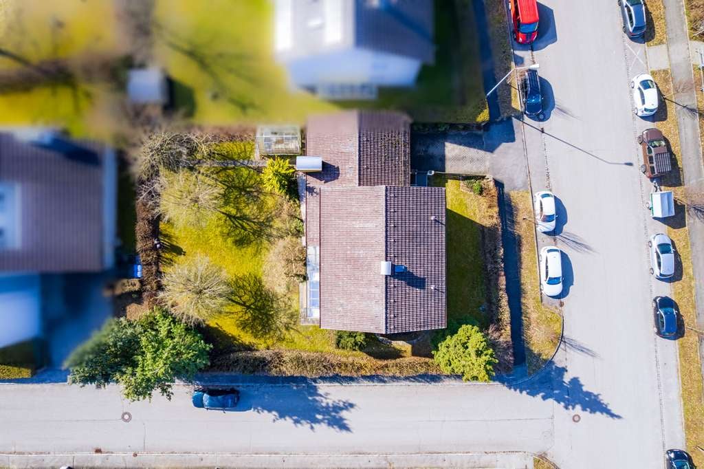 Immobilie in Erharting - Freistehendes Einfamilienhaus mit großem Garten & Wintergarten – viel Platz für die ganze Familie - Bild 1
