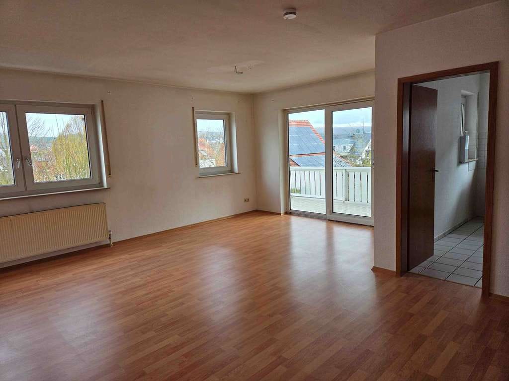 Immobilie in Bad Camberg - Ruhige, verkehrsgünstige 3-Zi. Whg. mit Balkon in Bad Camberg - Bild 2
