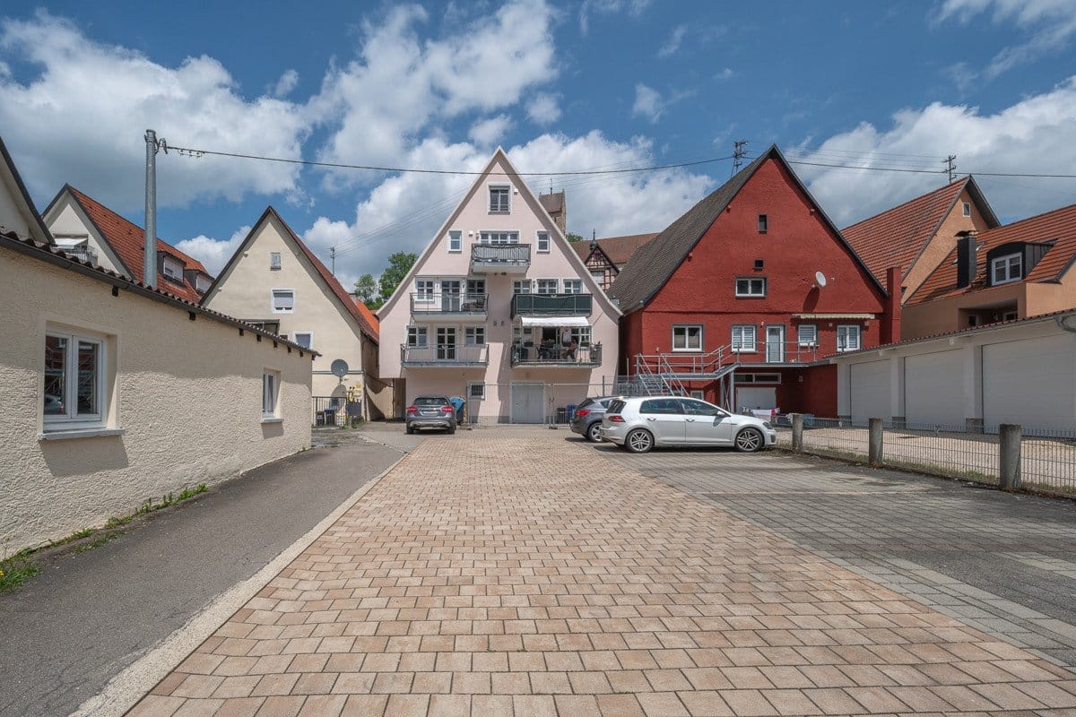 Immobilie in Veringenstadt - 6 Familienhaus mit Gewerbe: eine Wohnung selbst  nutzen und fünf vermieten - Bild 4