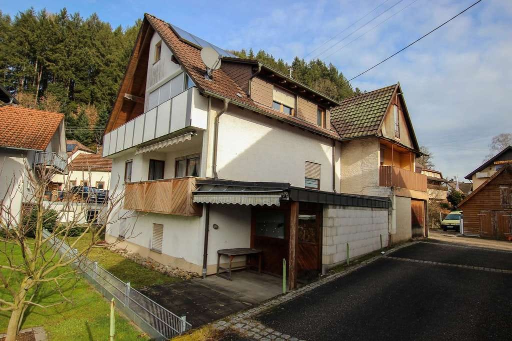 Immobilie in Winden im Elztal - Großzügiges Wohnhaus mit zwei Wohneinheiten – vielseitig nutzbar & sofort verfügbar - Bild 0