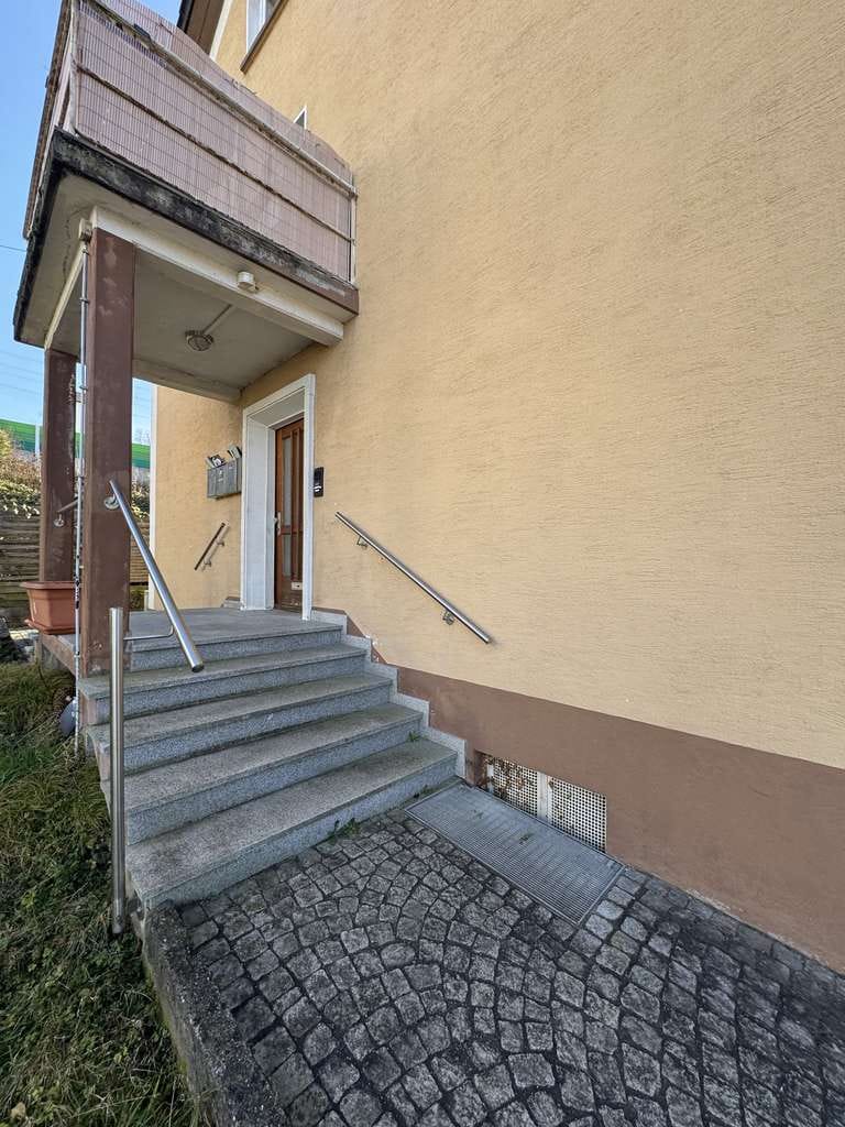 Immobilie in Bad Bellingen - ENDOBA -I- Komplett sanierte 3-Zimmerwohnung inkl. Küche, Garage, Aussenfläche und vieles mehr! - Bild 1