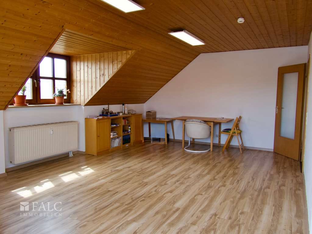 Immobilie in Neustadt an der Donau - Einfach Mehr: Top gepflegte 2-Zimmer-Wohnung, EBK & TG inklusive. Ruhige Wohnlage in 93333 Neustadt. - Bild 2