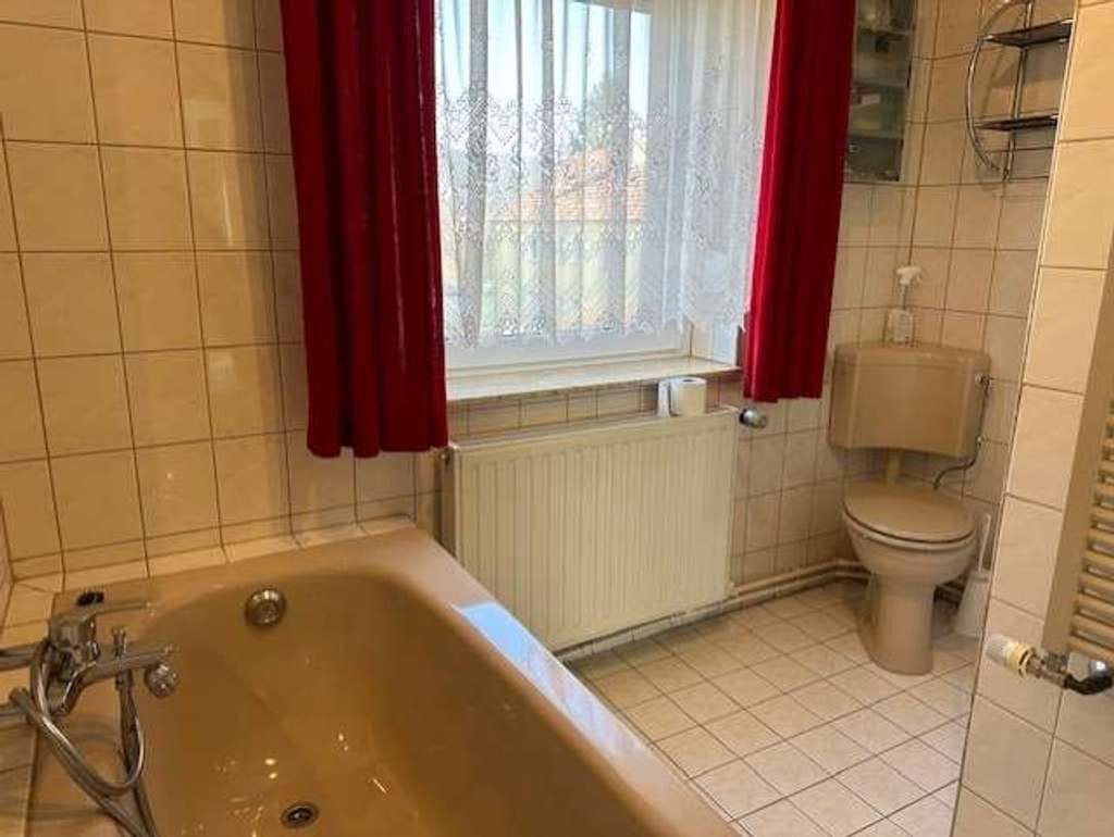 Immobilie in Saalfeld/Saale - Solides kleines Reihenmittelhaus mit Terrasse - Bild 4