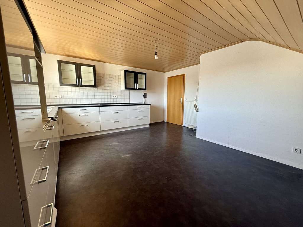 Immobilie in Hambrücken - Charmante 3-Zimmer-DG-Wohnung mit ausgebautem Dachstuhl - Bild 2