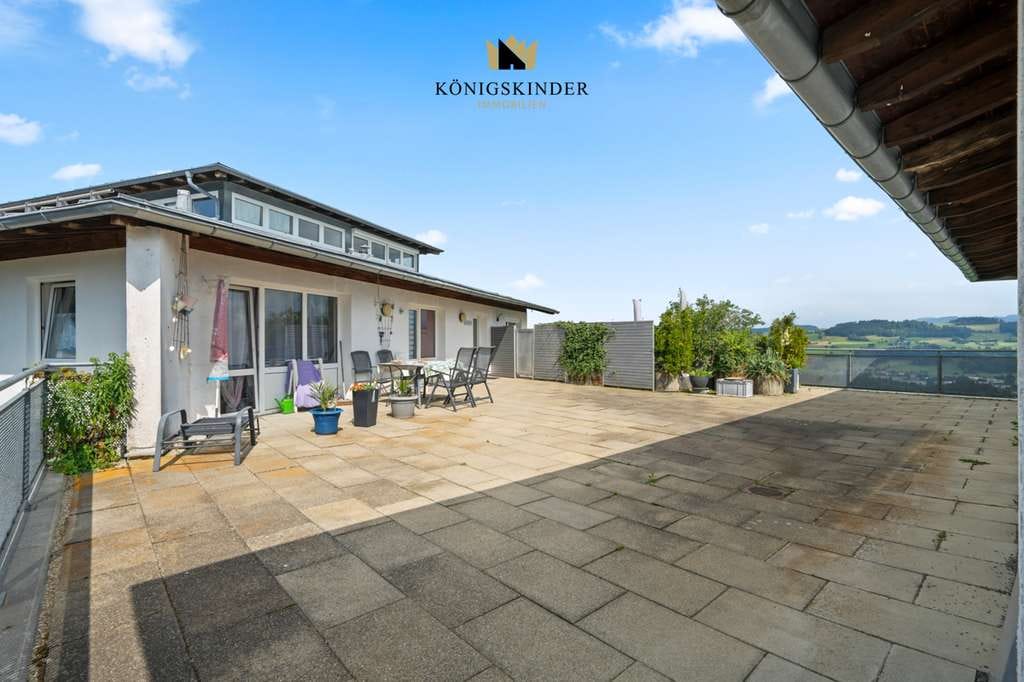 Immobilie in Lindenberg im Allgäu - 3 Appartements auf einen Schlag, mit Balkon und Dachterrasse, Bergblick - Bild 1