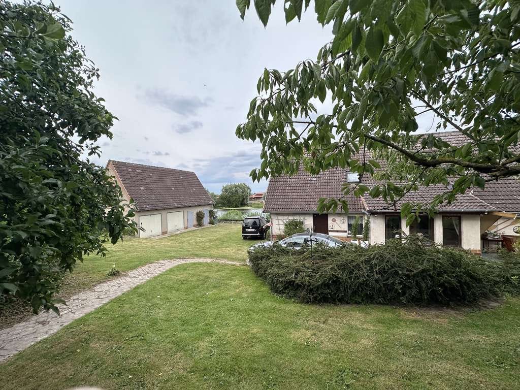 Immobilie in Damshagen - Traumhaftes Anwesen 3963 m² /Alleinlage gegenüber vom Gutshaus in Parin/ Blick auf den großen Teich - Bild 1