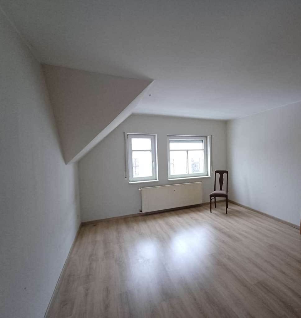 Immobilie in Glauchau - BEZUGS-&/PROVISIONSFREI! Helle 3,5-Zi. Maisonette:Zentrum Glauchau/2 Etagen/Fernsicht/Kü/Stellpl/Bal - Bild 0