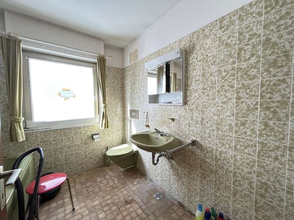 Immobilie in Flörsbachtal - Platz für Träume und Ideen – Einfamilienhaus mit Entwicklungsspielraum
 - Bild 4