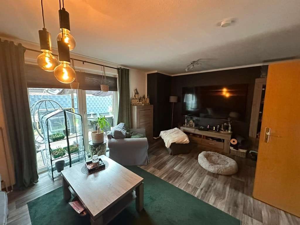 Immobilie in Ostrhauderfehn - Großzügige Haushälfte mit ca. 124 m² Wohnfläche und Garten in ruhiger Lage - Bild 1