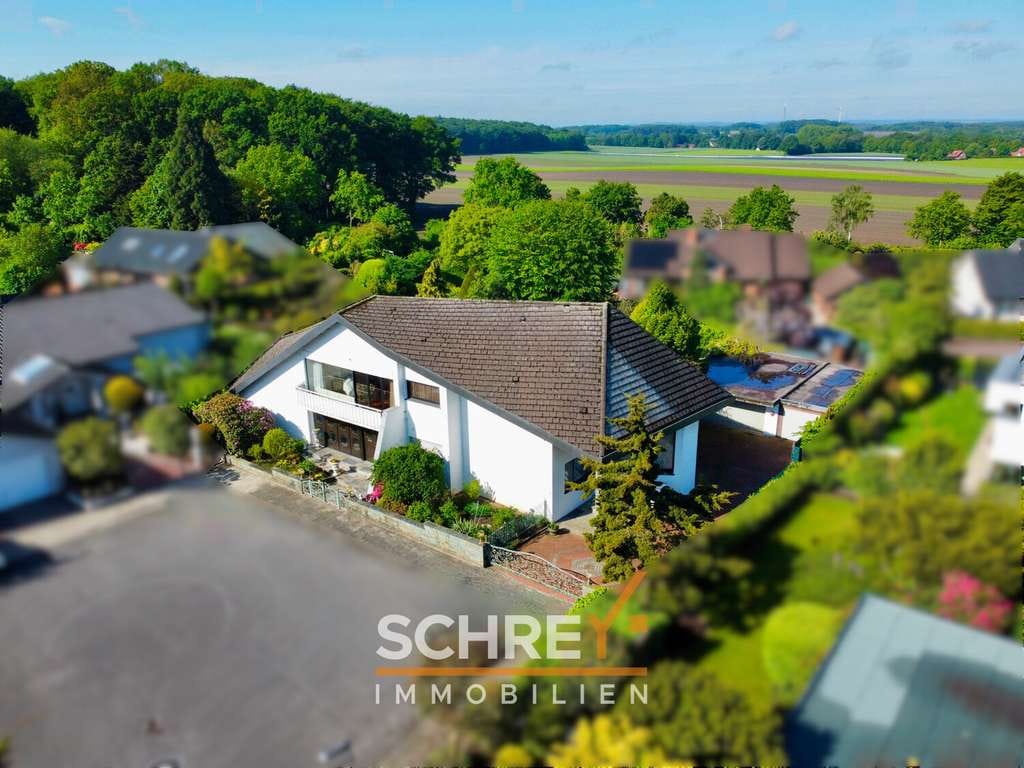 Immobilie in Wallenhorst - Toplage Hollage: Großzügiges Architektenhaus mit Pool und über 310 m² Wohnfläche - Bild 0