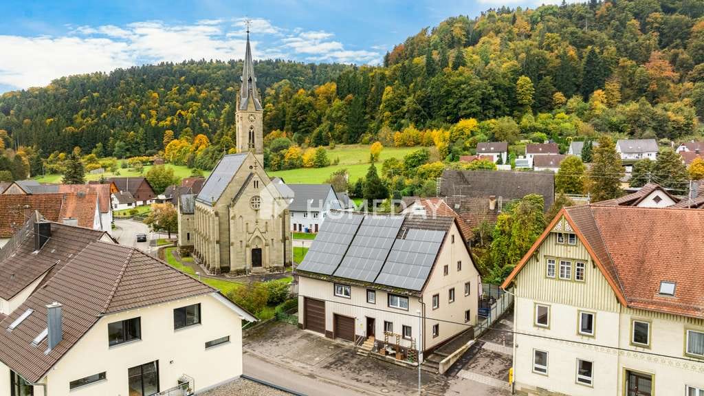 Immobilie in Oberndorf am Neckar - Ideal für Mehrgenerationenwohnen: Fortlaufend modernisiertes Bauernhaus mit ELW & Ausbaupotenzial - Bild 0