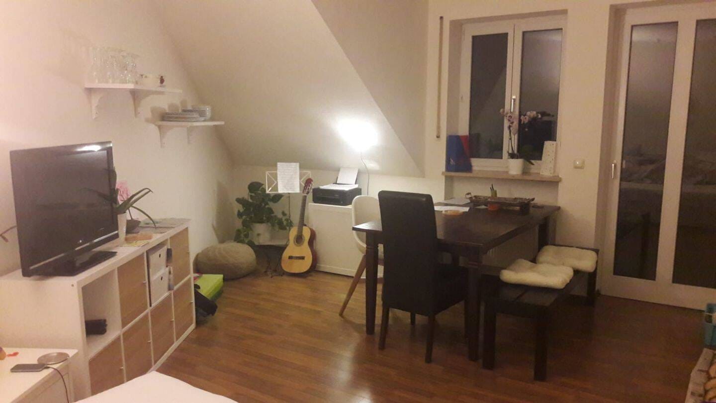 Immobilie in Muhr am See - Schöne Dachgeschosswohnung mit Urlaubsflair im Zentrum von Muhr am See direkt am Altmühlsee - Bild 1